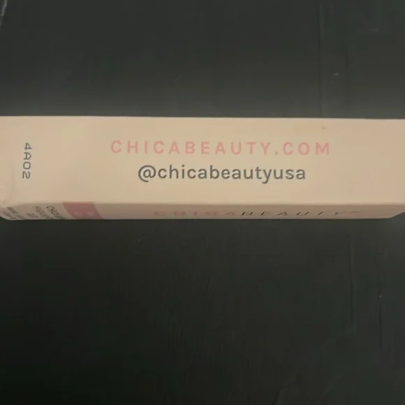 CHICA BEAUTY Chica Glow Highlighter Duo - Chica Glow - FULL SIZE - Brand NEW* - Picture 6 of 8